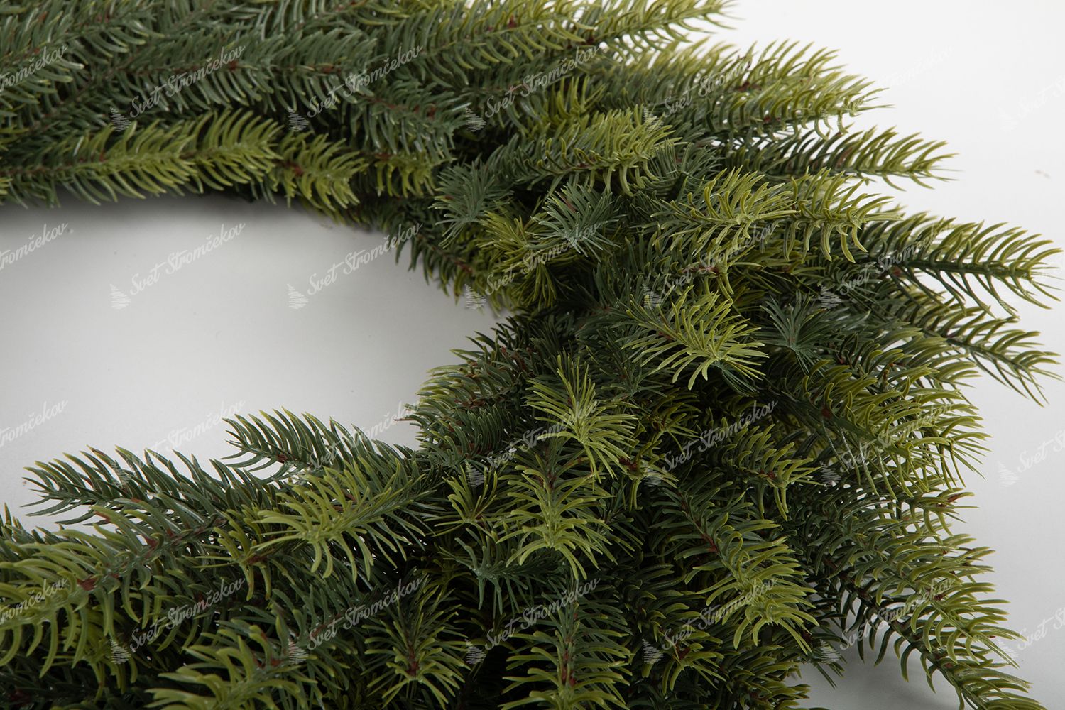 Wianek bożonarodzeniowy 100% PE Świerk Mocny 50cm