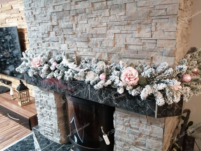 Girlanda świąteczna ośnieżona z lampkami LED 270cm