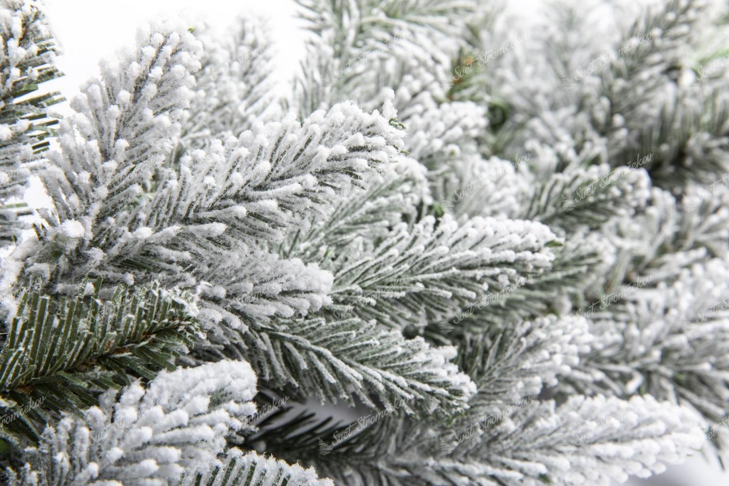 Girlanda świąteczna PE Świerk Królewski 270cm