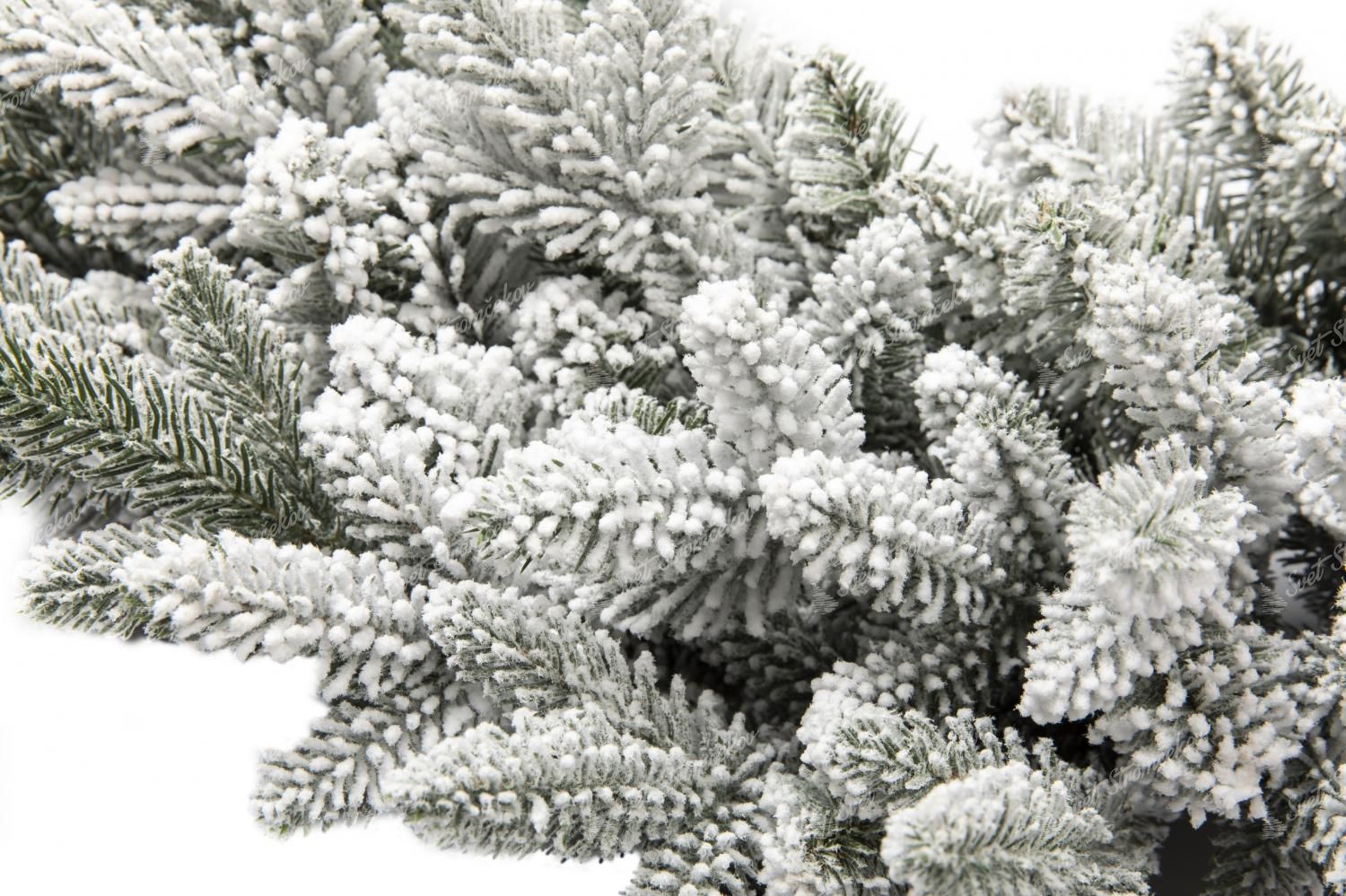 Wianek bożonarodzeniowy PE Świerk Królewski 60cm