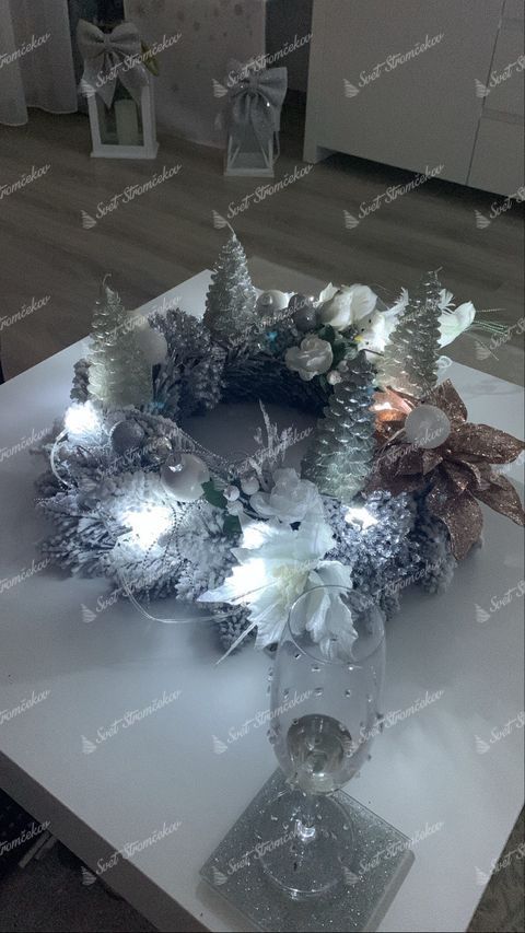 Wianek świąteczny Świerk Biały 50cm