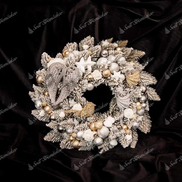 Wianek świąteczny Świerk Biały 50cm