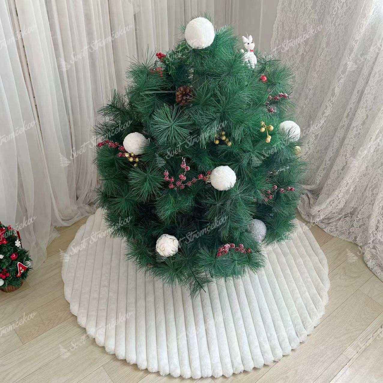 Dywanik biały prążkowany pod choinkę 122cm