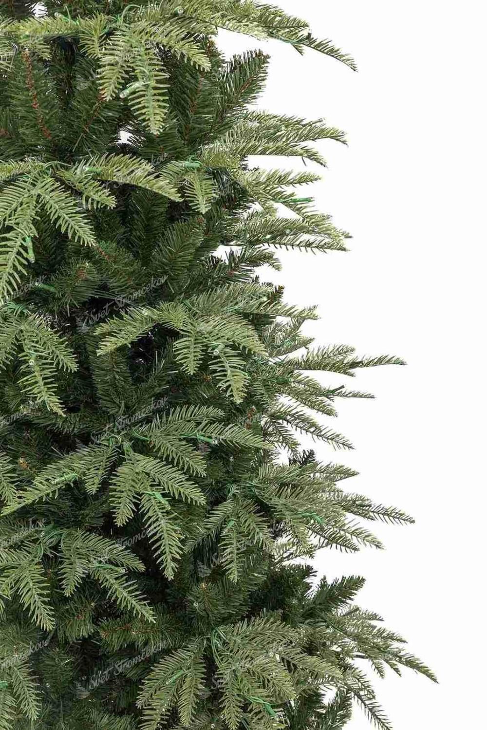 Detail vianočného stromčeka 3D Jedľa Štíhla, má ihličie prirodzenej zelenej farby