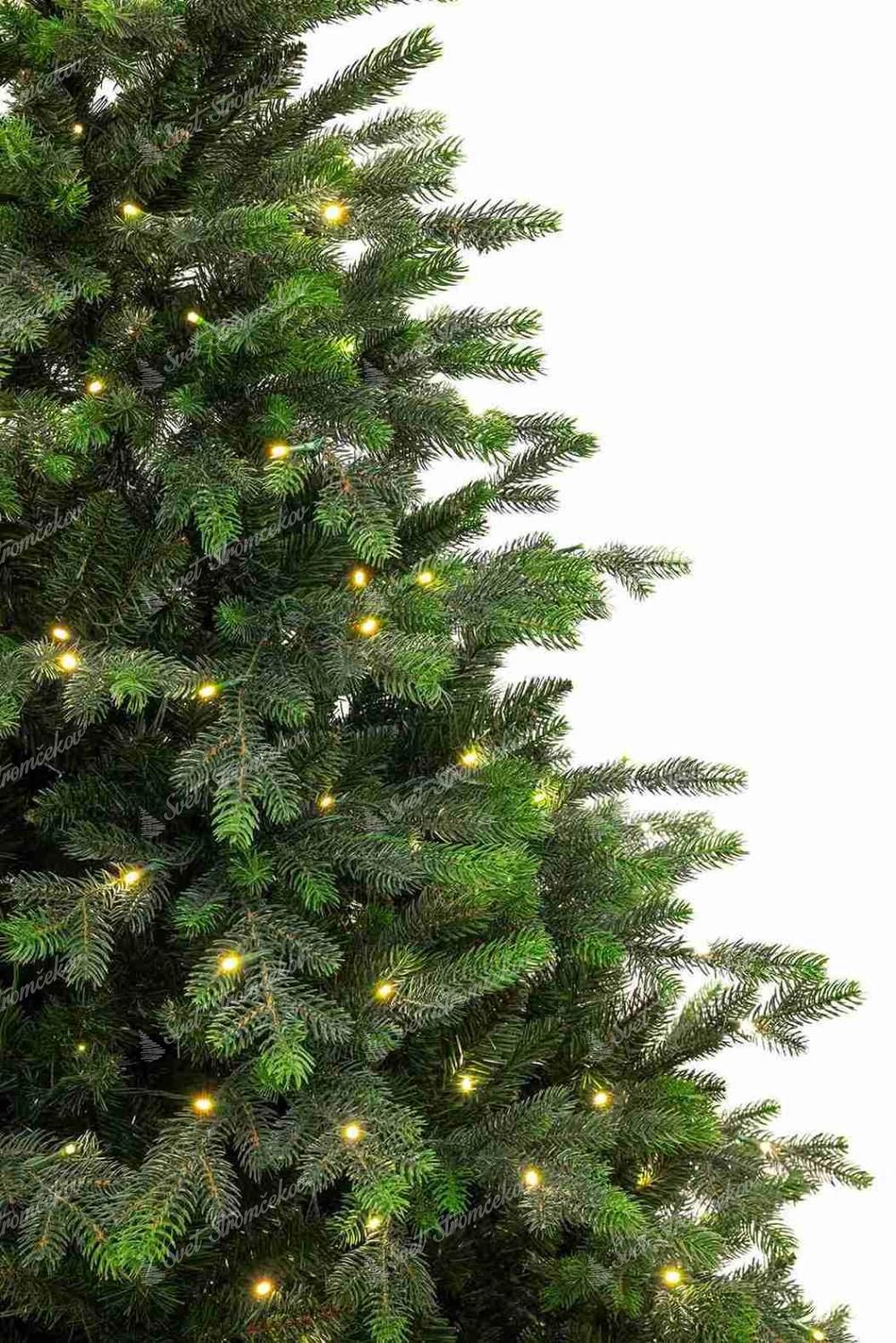 Detail vianočného stromčeka 3D Smrek Taliansky, vetvičky sú na koncoch svetlozelené