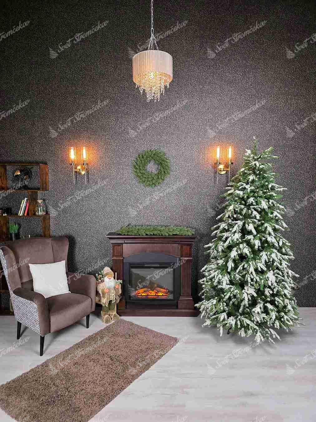 Umelý vianočný stromček 3D Smrek Zimný, stromček má vetvičky pokryté nepravidelnými vrstvami umelého snehu