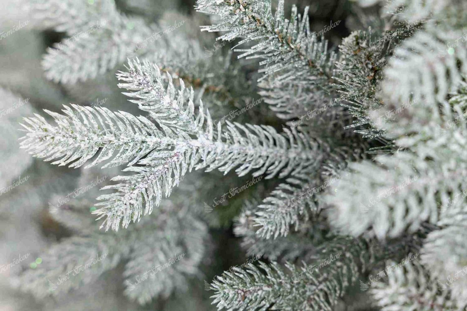 Umelý vianočný stromček 3D Smrek Mrazivý v kvetináči