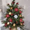 Ozdobiona choinka sztuczna mała ozdobna jak żywa w doniczce PE Jodła Kaukaska 80 cm na komodę