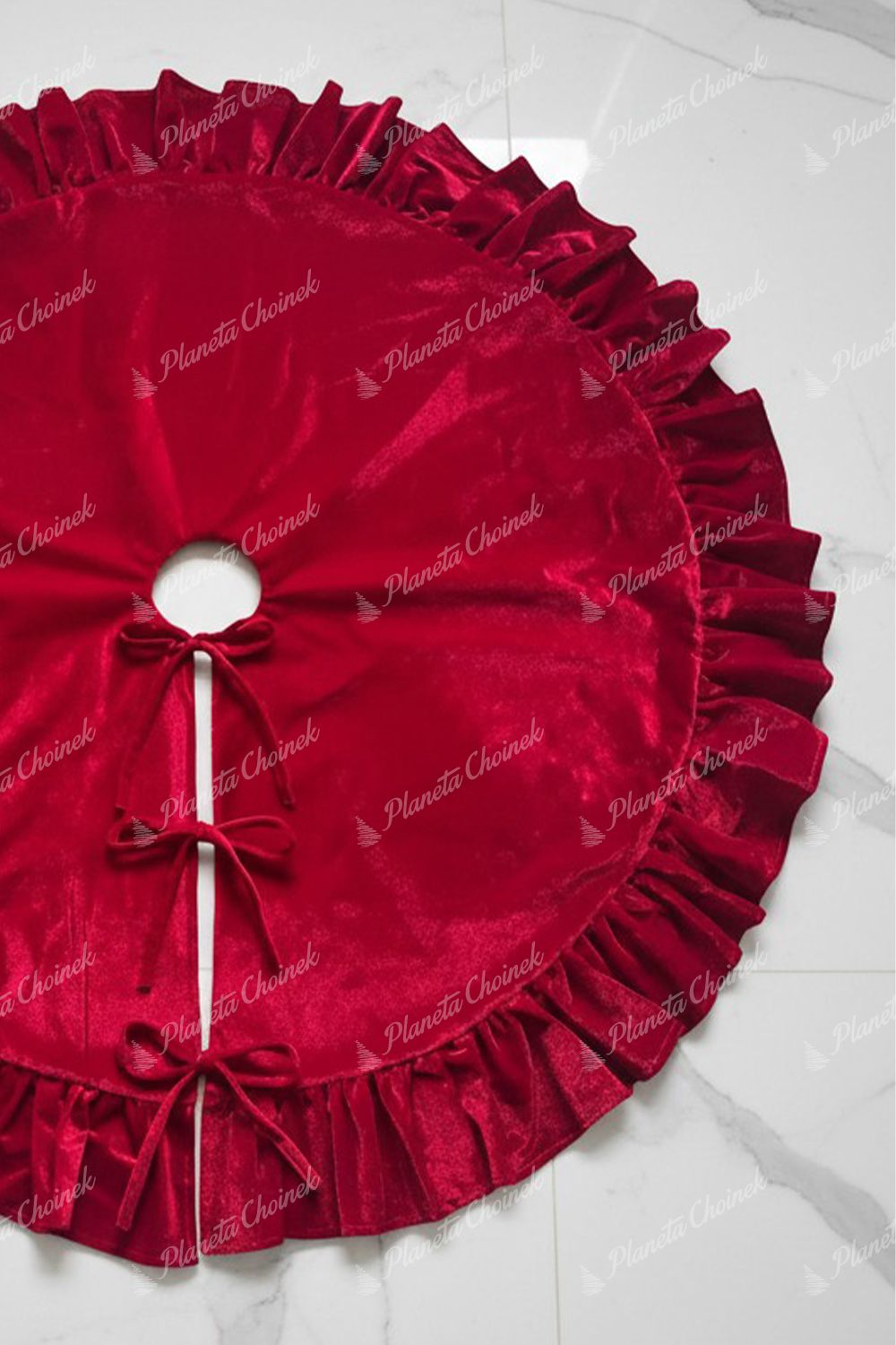 Czerwony aksamitny dywanik pod choinkę 150cm