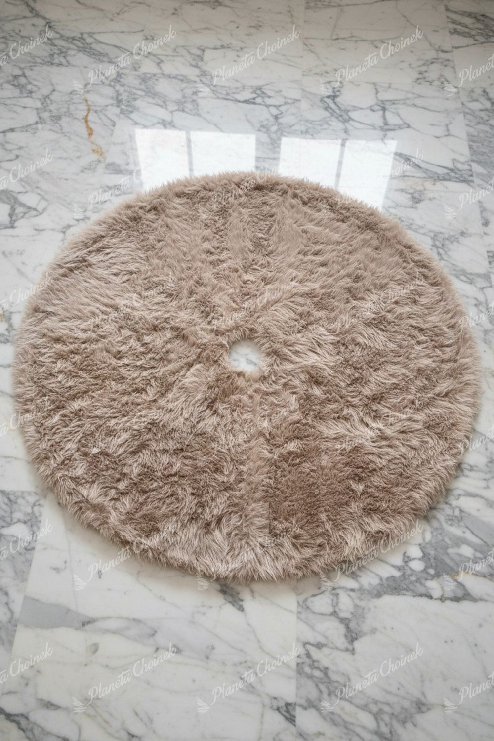 Kremowy dywanik pod choinkę 90cm